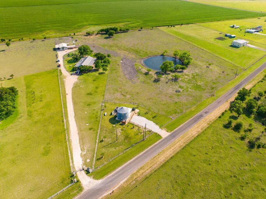 Silo House At Laughing Llama Farm Troy Exterior photo